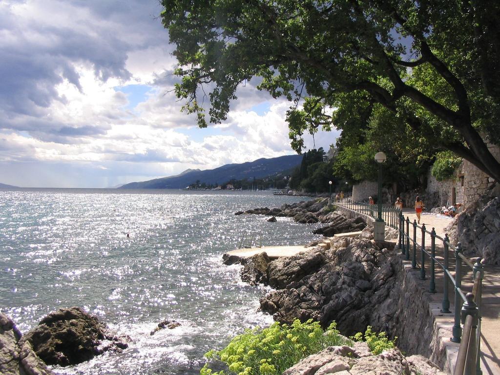 Apartment Vivoda Opatija Exterior photo